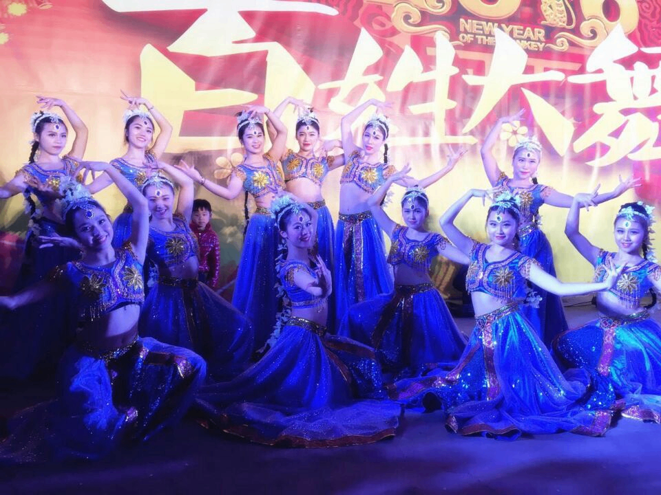 舞蹈《风情舞》